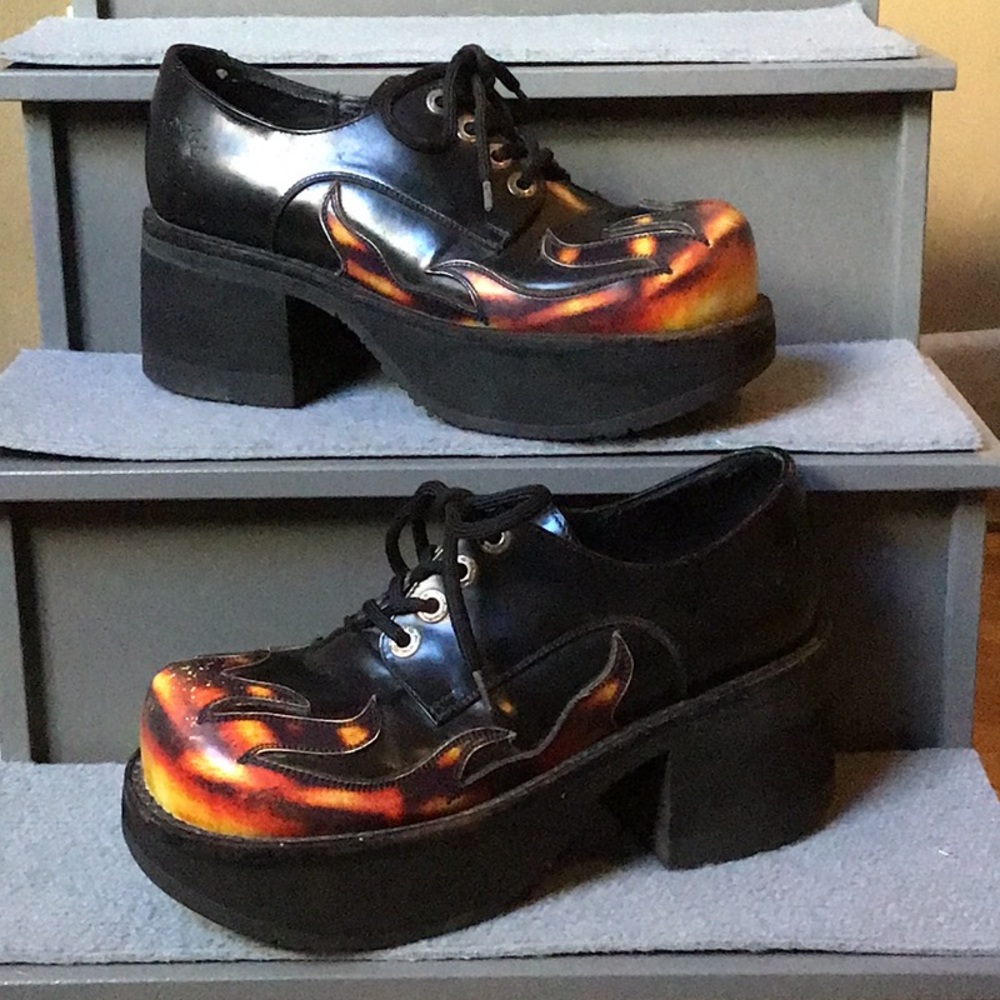 Black leather vintage Y2K platform shoes emblazoned with flames 🔥.